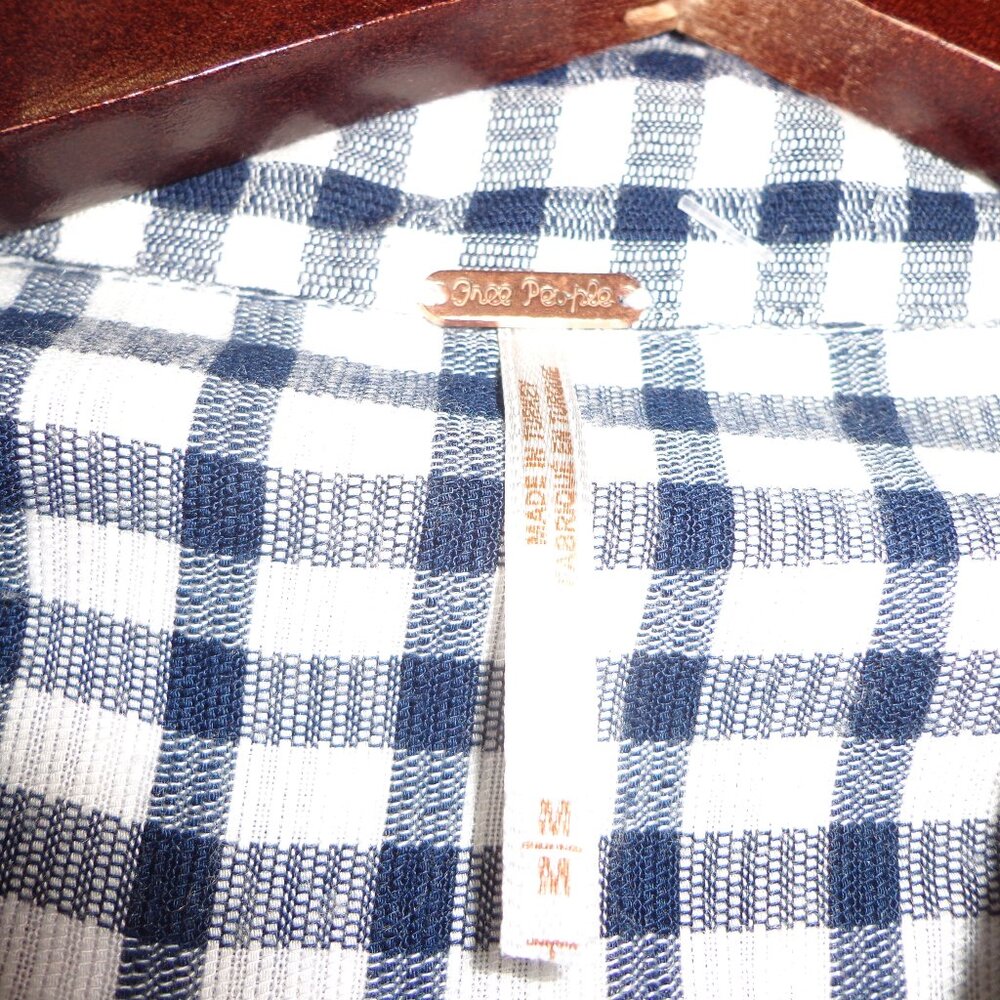 Free People Cropped Button Down Shirt M Checked Blues/White Long Sleeves Pocket - Picture 13 of 15